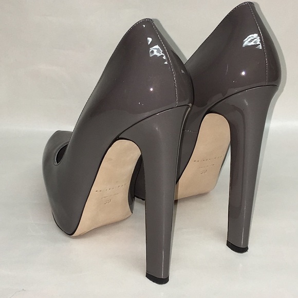 Brian Atwood Maniac Pump 39 - Picture 3 of 7